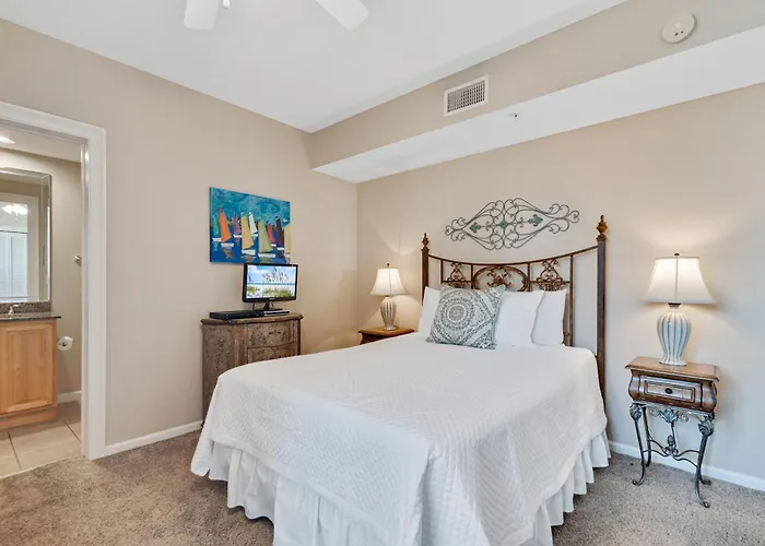 The Colonnades Unit 403 Holiday home