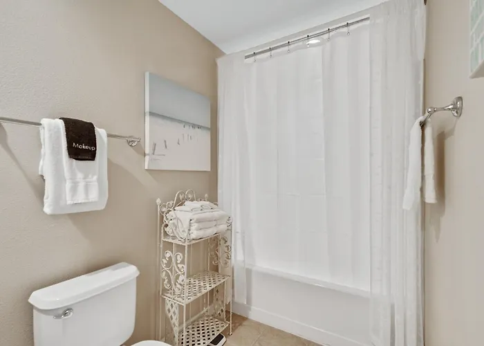 Holiday home The Colonnades Unit 403