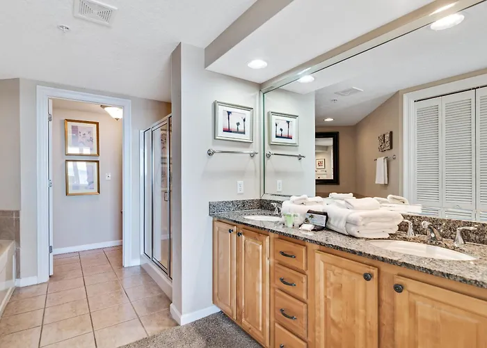 The Colonnades Unit 403 Holiday home *